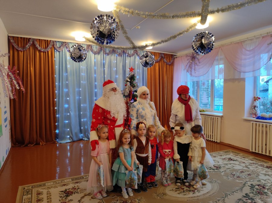 Новогодний утренник для самых маленьких