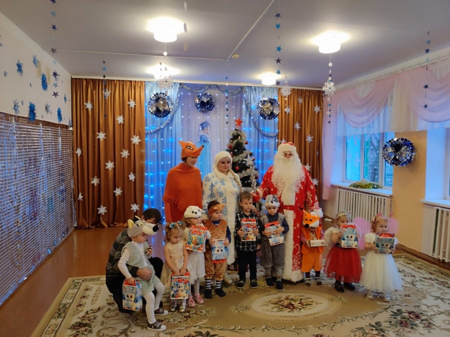 Новогодний праздник для самых маленьких